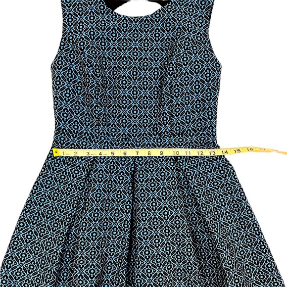 Forever 21 Classic Dress - Picture 5 of 5